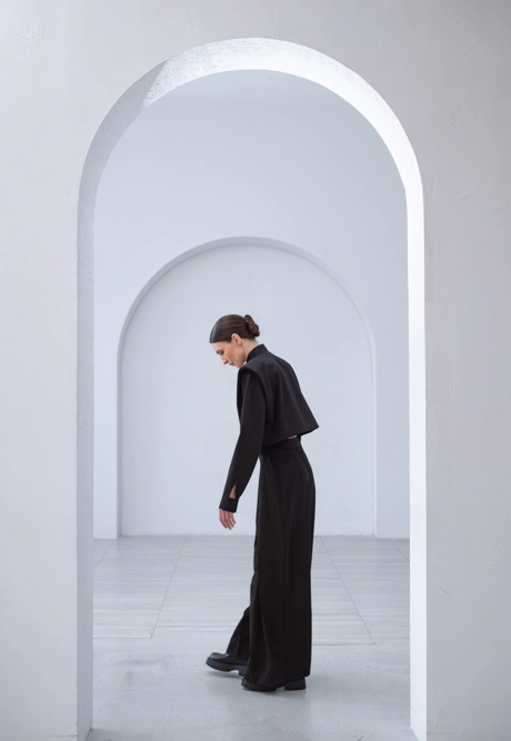 Брюки с декоративной отстрочкой - фото 3